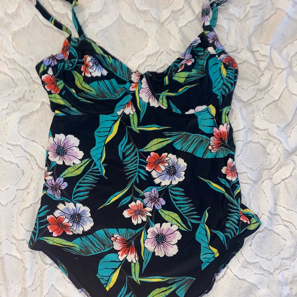Old Navy One-Piece Swimsuit